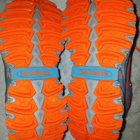 New Balance 610v4 Women’s Trail Running Sneakers - Picture 9 of 13